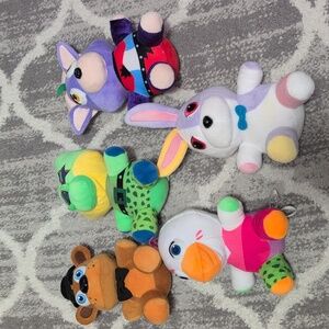 Five nights at Freddy's plushies